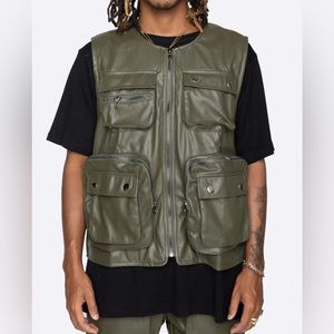Men army green vest
